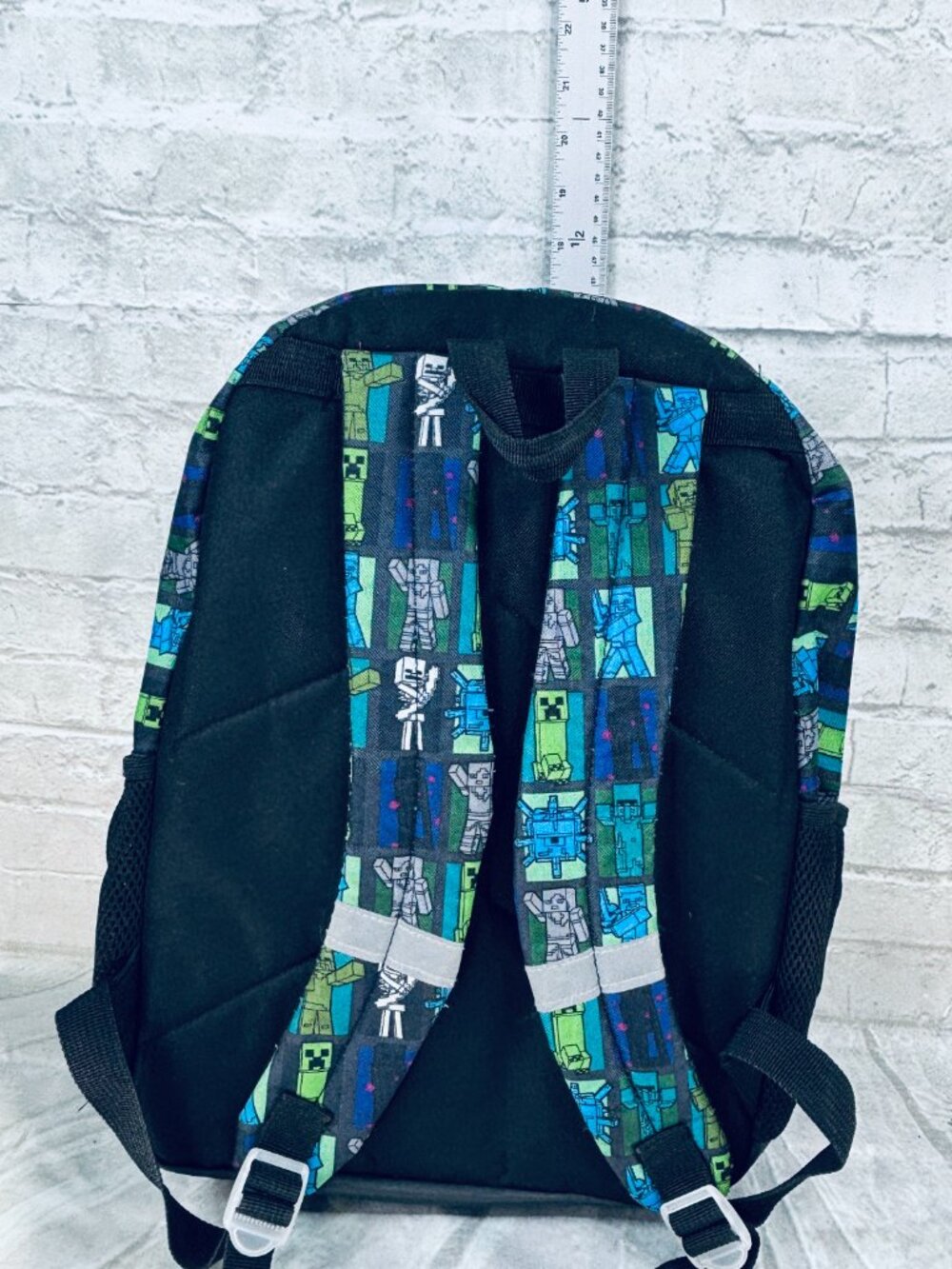 Minecraft Backpack Creeper Design - Picture 7 of 13